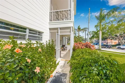 615 10th Avenue NE St Petersburg FL 33701