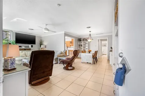 615 10th Avenue NE St Petersburg FL 33701