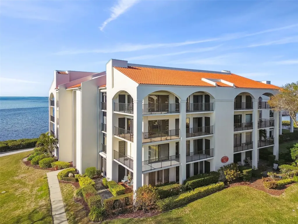 301 Mariner Drive Tarpon Springs FL 34689