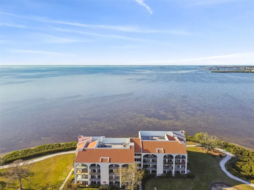 301 Mariner Drive Tarpon Springs FL 34689