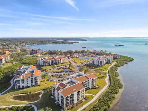301 Mariner Drive Tarpon Springs FL 34689