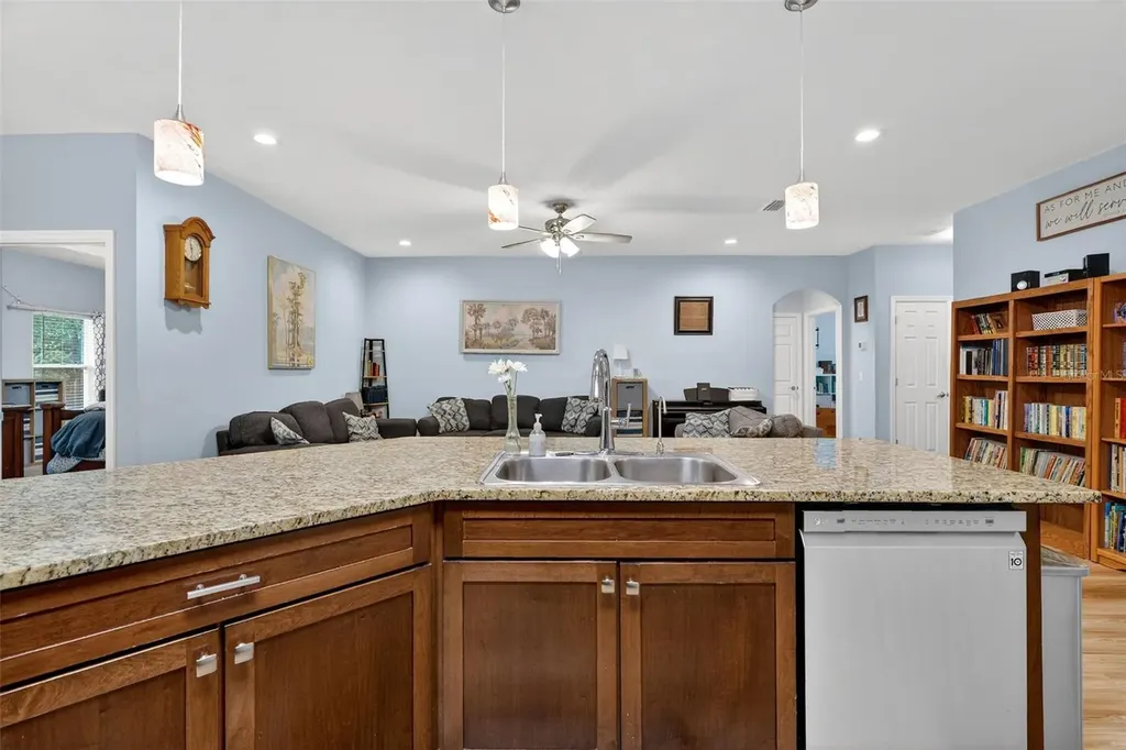 30 Deer Trail Circle Bronson FL 32621