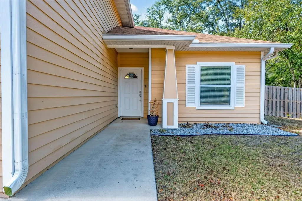 30 Deer Trail Circle Bronson FL 32621