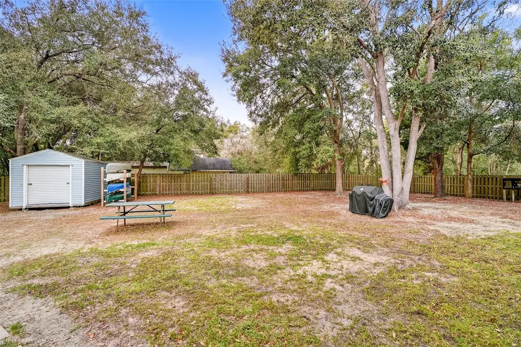 30 Deer Trail Circle Bronson FL 32621