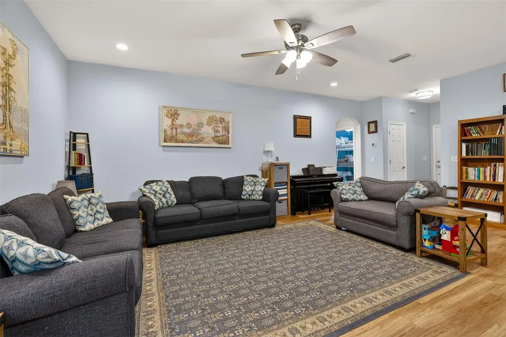 30 Deer Trail Circle Bronson FL 32621