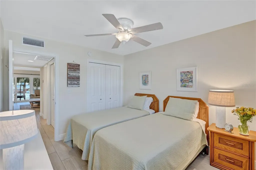 137 Avenida Messina Sarasota FL 34242