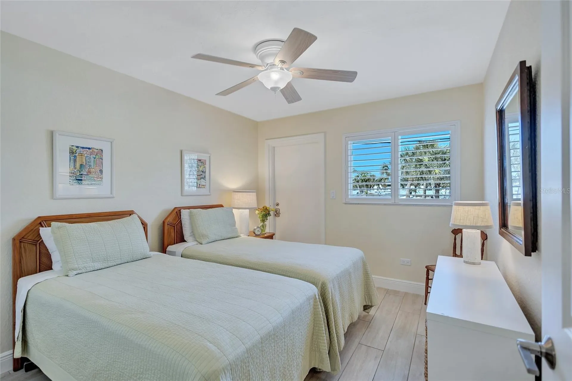 137 Avenida Messina Sarasota FL 34242