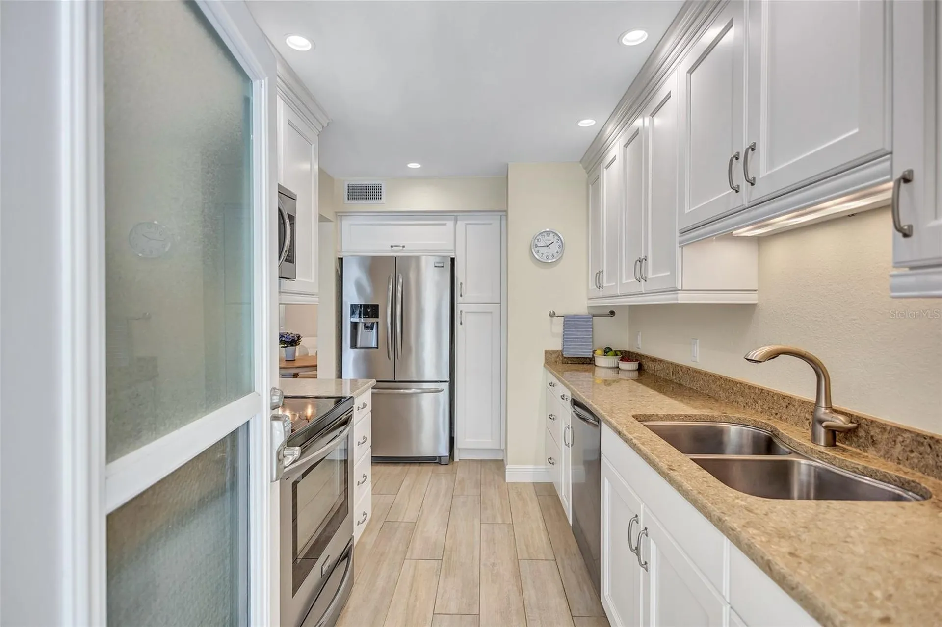 137 Avenida Messina Sarasota FL 34242