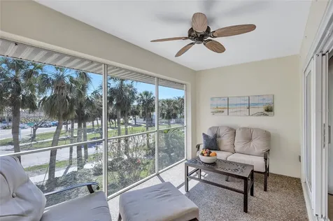 137 Avenida Messina Sarasota FL 34242