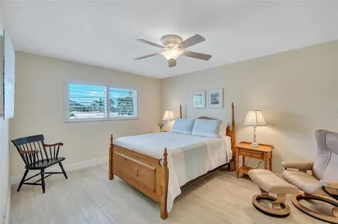 137 Avenida Messina Sarasota FL 34242