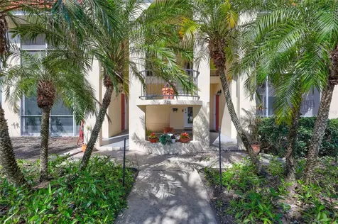 137 Avenida Messina Sarasota FL 34242
