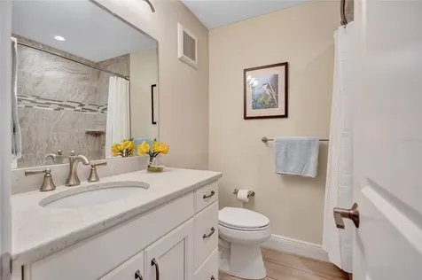 137 Avenida Messina Sarasota FL 34242
