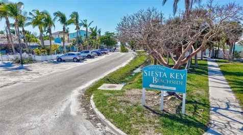 137 Avenida Messina Sarasota FL 34242