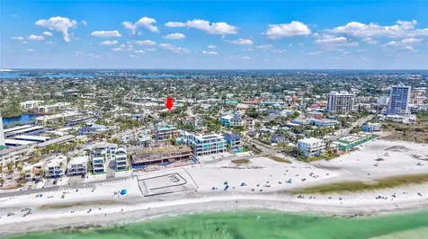 137 Avenida Messina Sarasota FL 34242