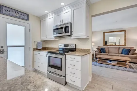 137 Avenida Messina Sarasota FL 34242