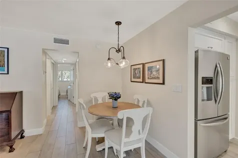 137 Avenida Messina Sarasota FL 34242