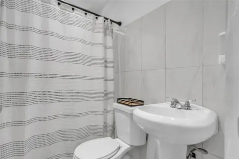 1000 8se Andalucía Puerto Nuevo PR 00920