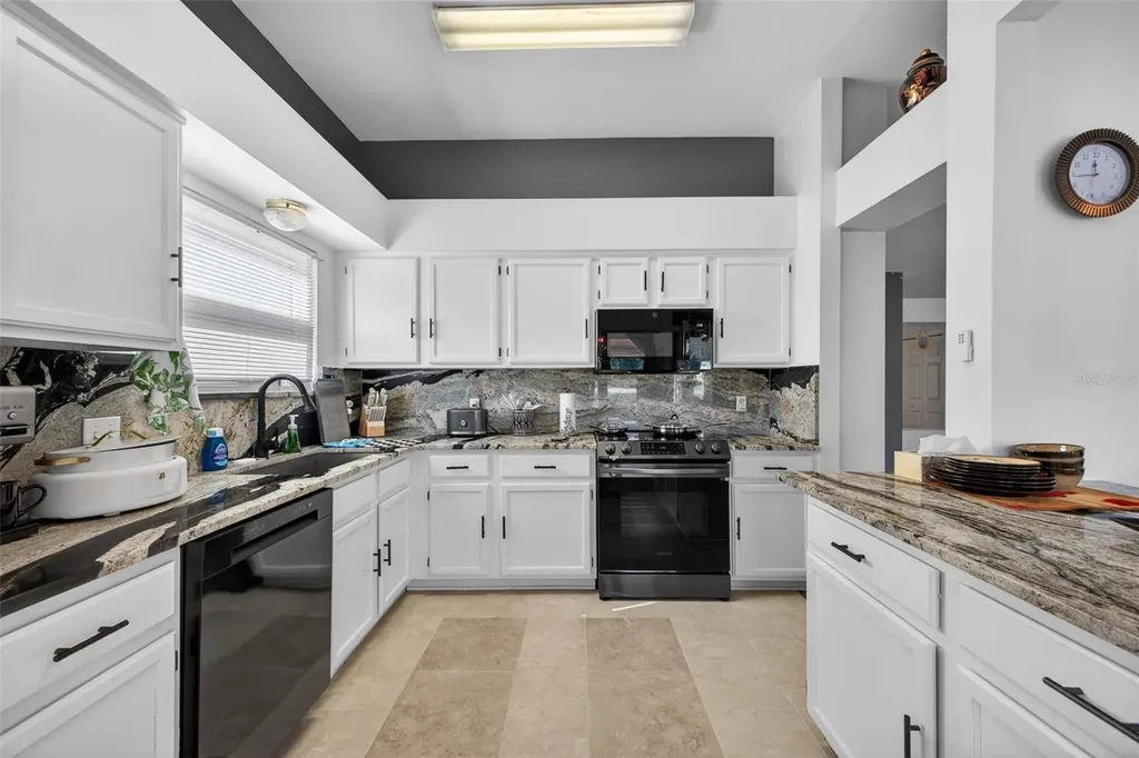 411 Del Mar Drive Lady Lake FL 32159