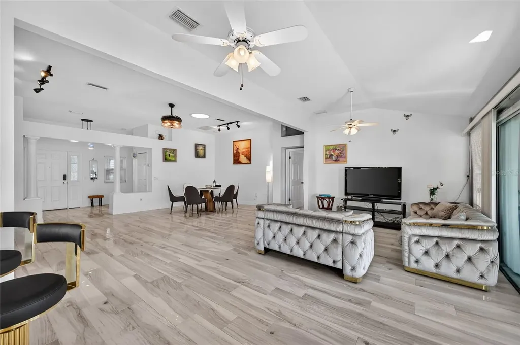 411 Del Mar Drive Lady Lake FL 32159