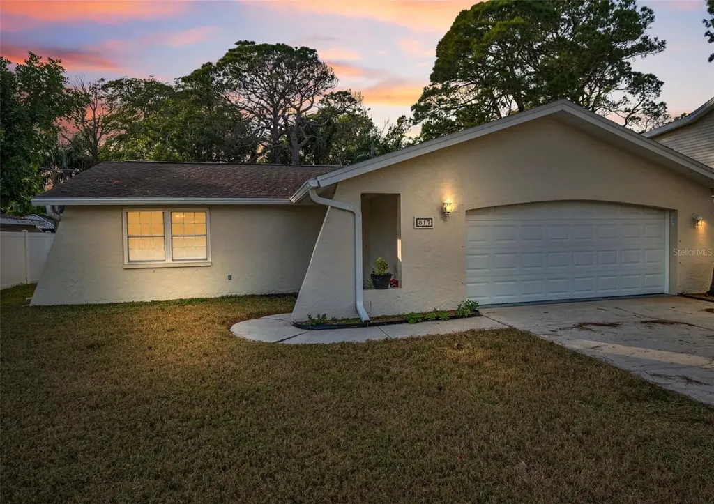 817 Riverside Drive Tarpon Springs FL 34689
