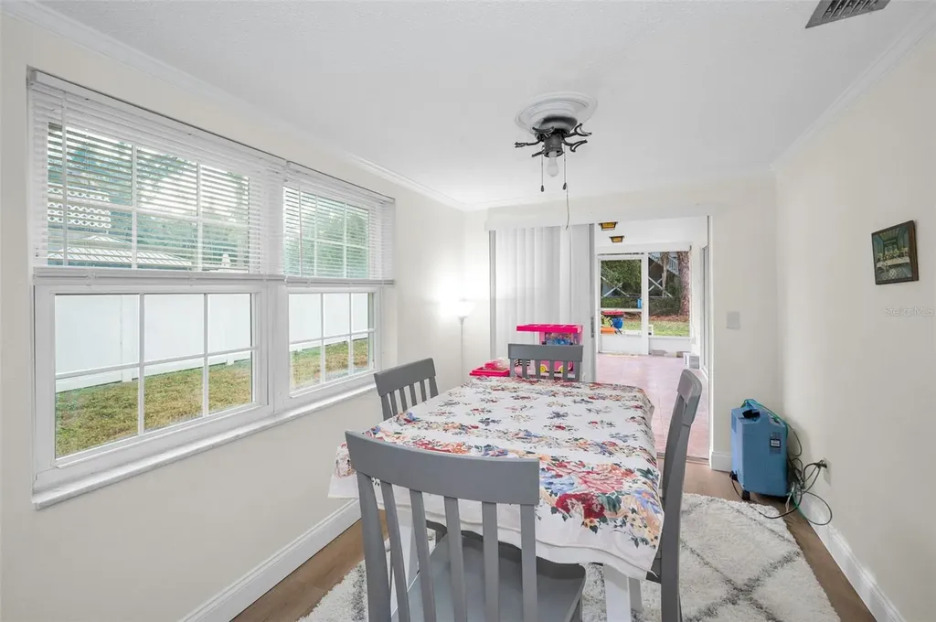 817 Riverside Drive Tarpon Springs FL 34689