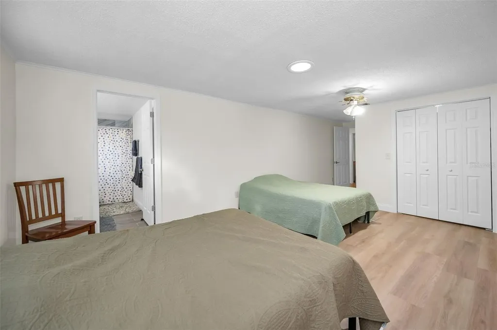 817 Riverside Drive Tarpon Springs FL 34689