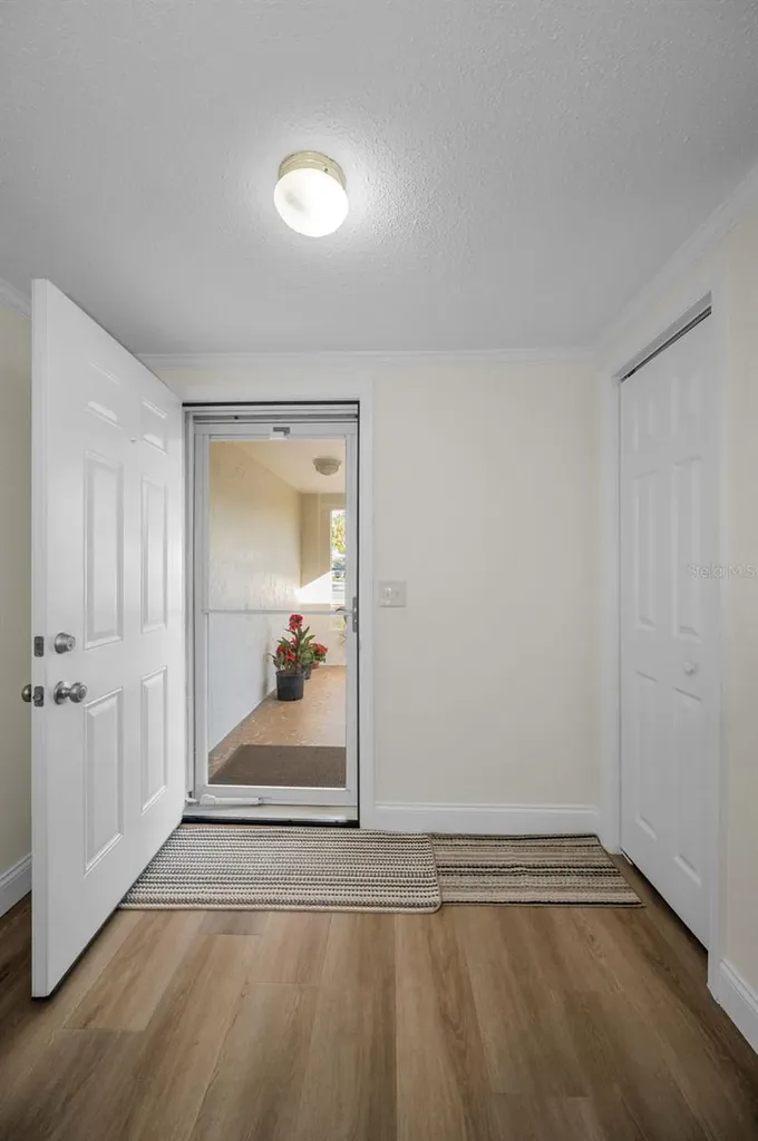 817 Riverside Drive Tarpon Springs FL 34689