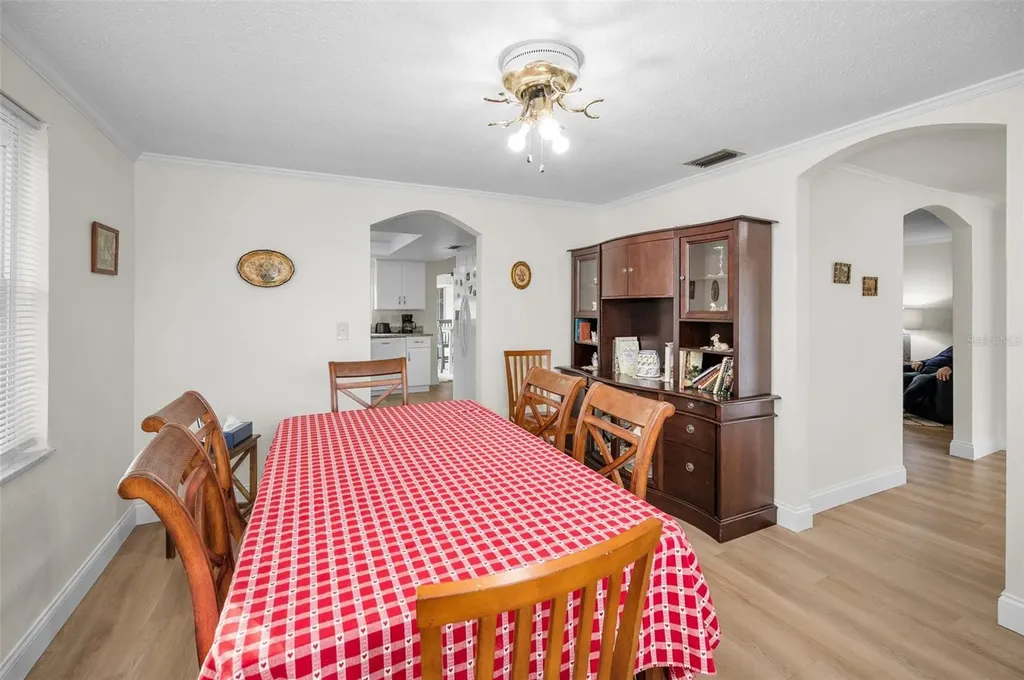 817 Riverside Drive Tarpon Springs FL 34689