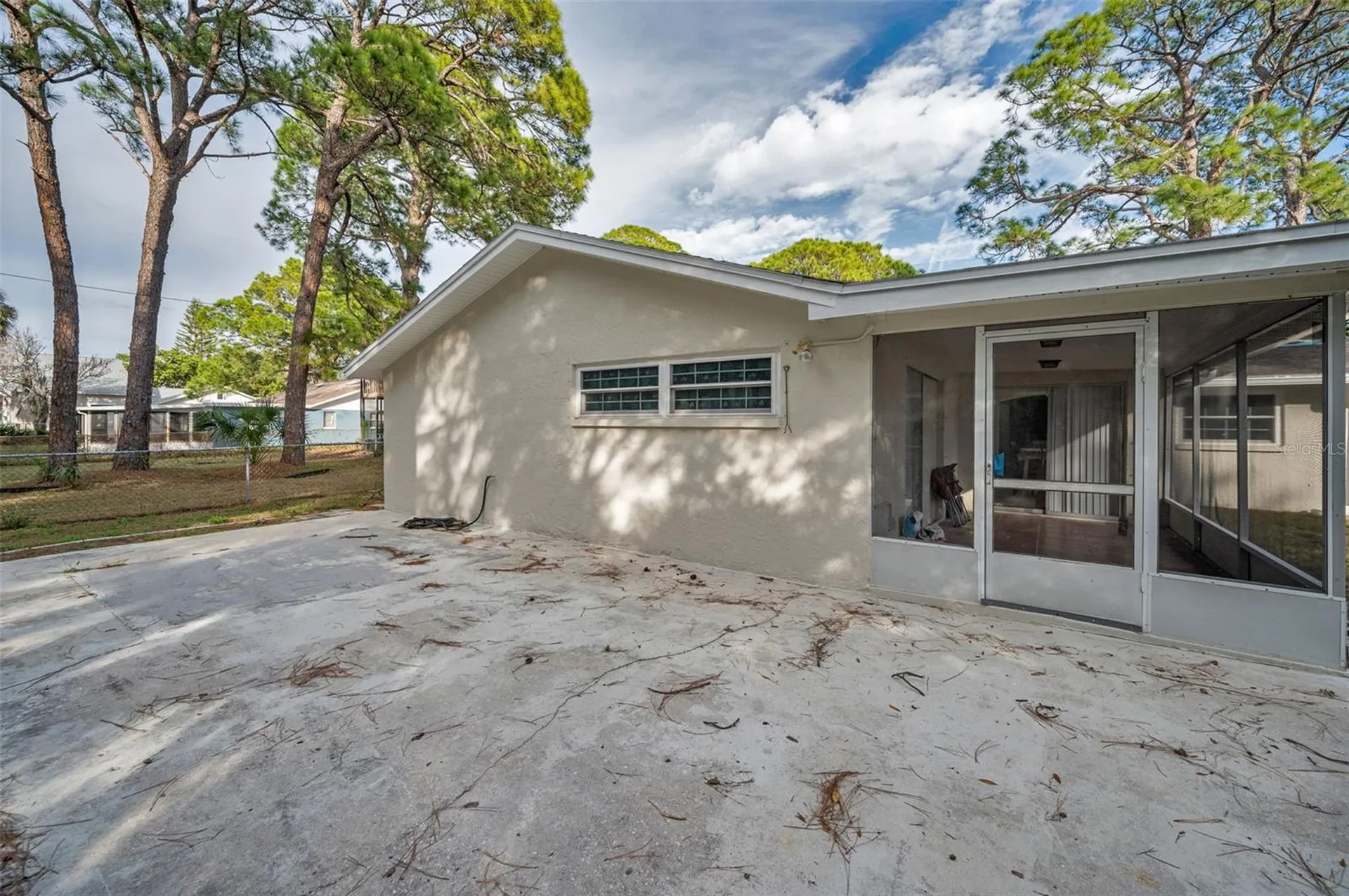 817 Riverside Drive Tarpon Springs FL 34689