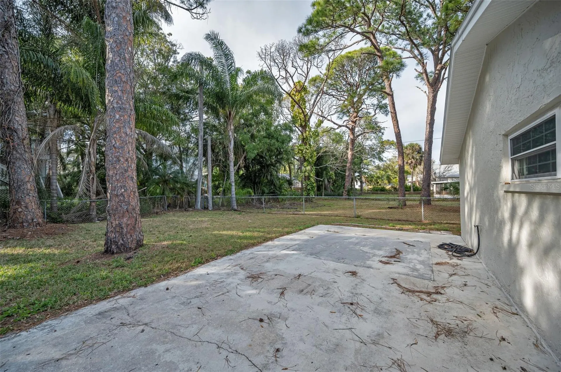 817 Riverside Drive Tarpon Springs FL 34689