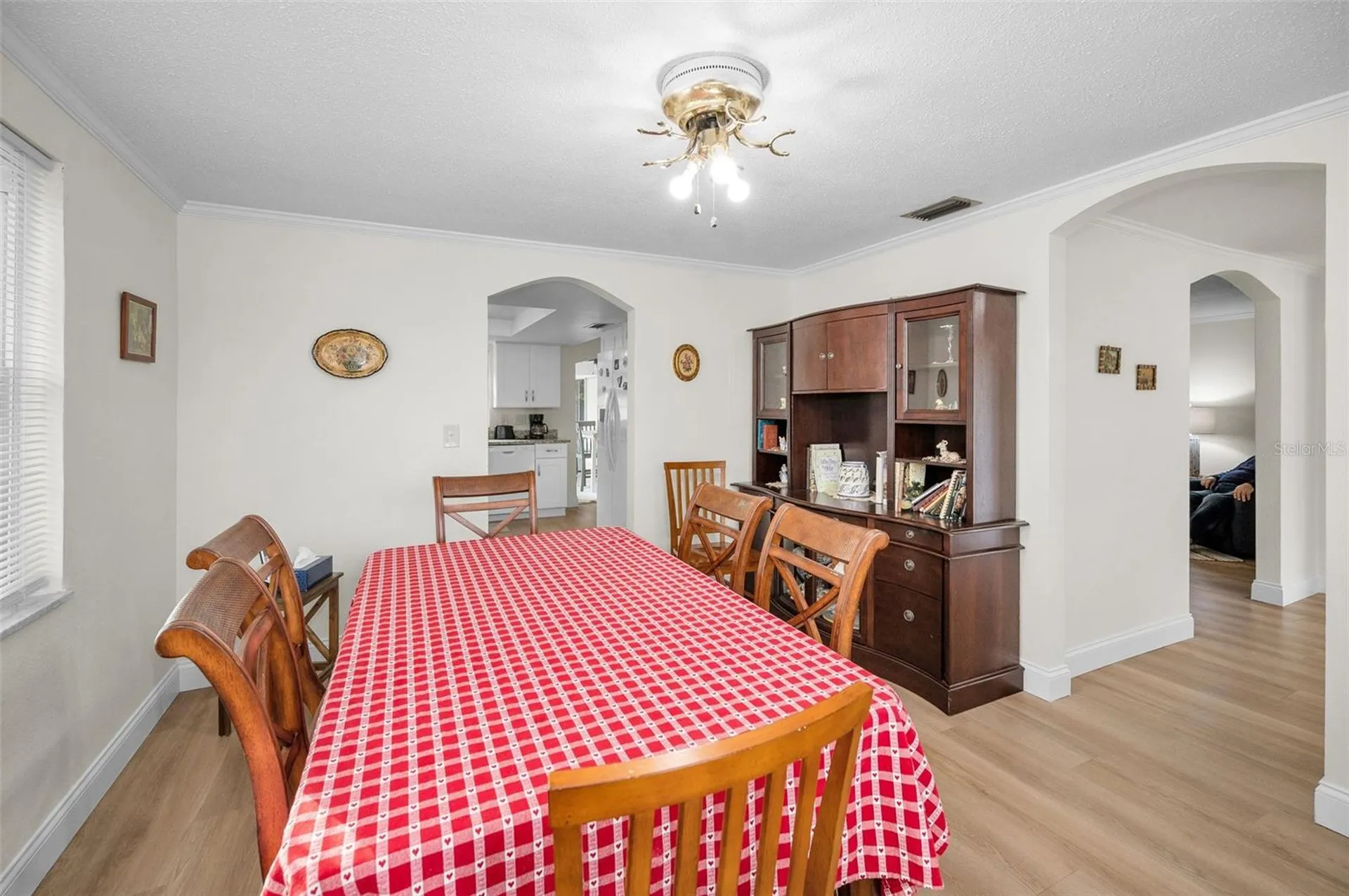 817 Riverside Drive Tarpon Springs FL 34689