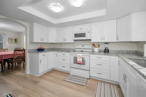 817 Riverside Drive Tarpon Springs FL 34689