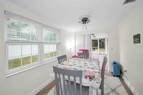 817 Riverside Drive Tarpon Springs FL 34689