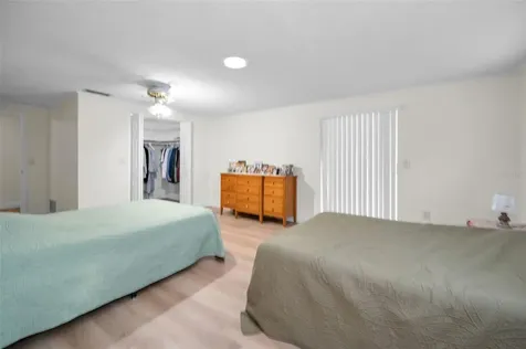 817 Riverside Drive Tarpon Springs FL 34689