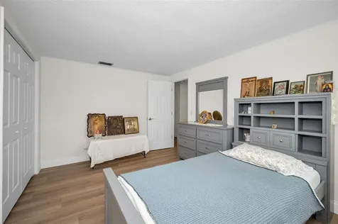 817 Riverside Drive Tarpon Springs FL 34689