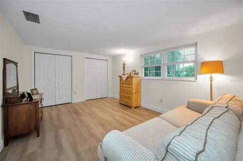 817 Riverside Drive Tarpon Springs FL 34689
