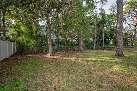 817 Riverside Drive Tarpon Springs FL 34689