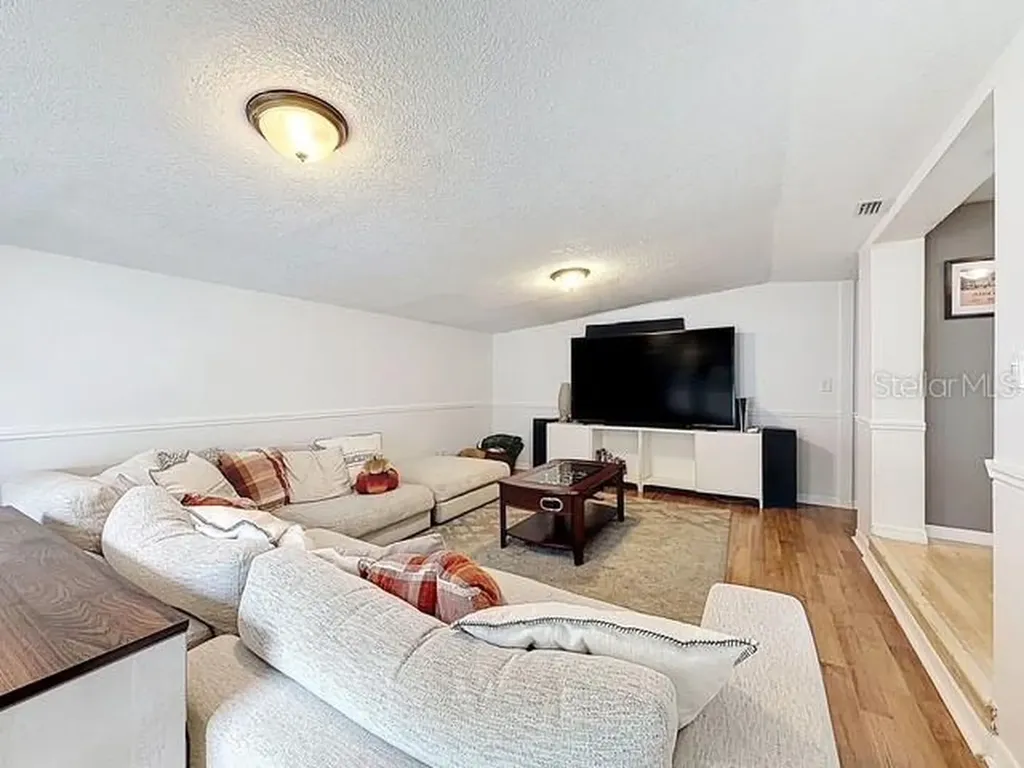 6606 W Chelsea Street Tampa FL 33634