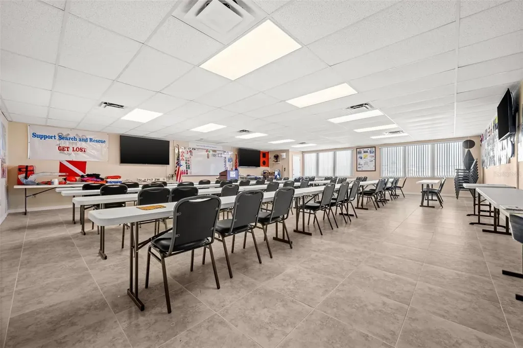 917 SE 47th Terrace Cape Coral FL 33904