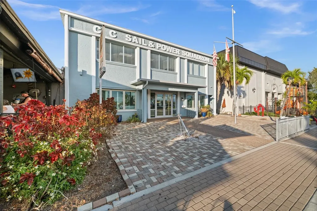 917 SE 47th Terrace Cape Coral FL 33904