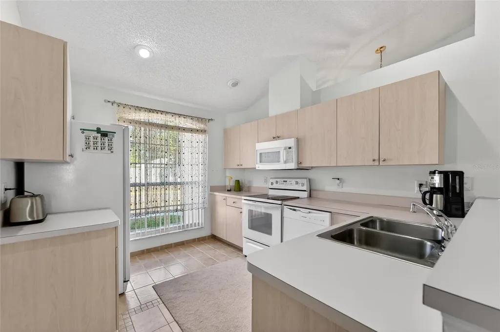 512 Atwood Avenue N St Petersburg FL 33702