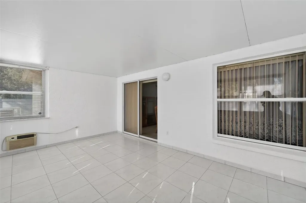 512 Atwood Avenue N St Petersburg FL 33702