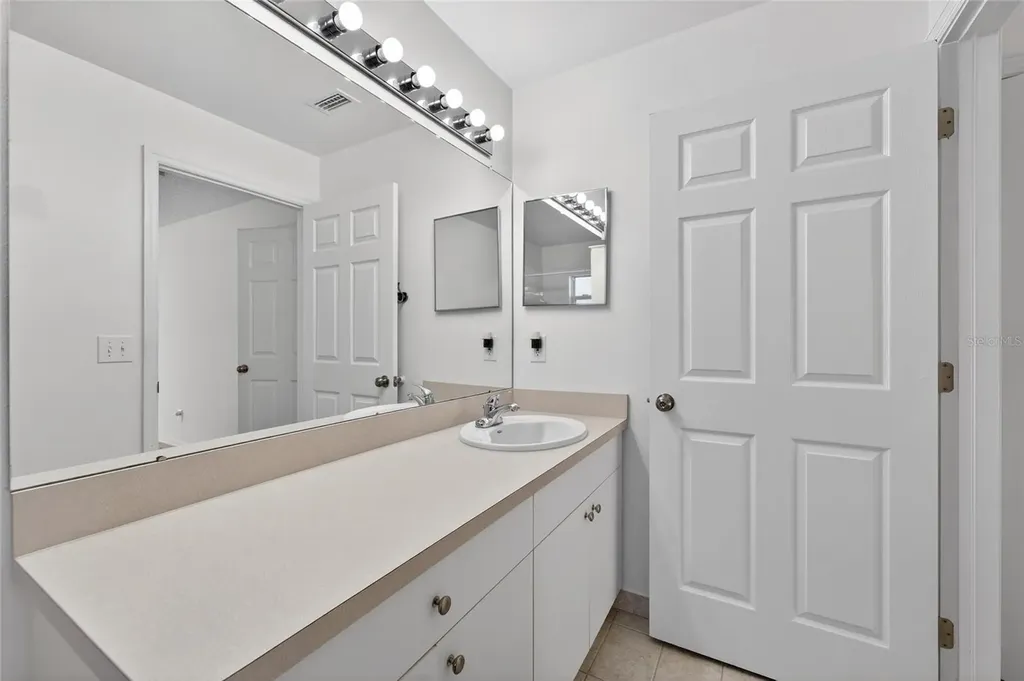 512 Atwood Avenue N St Petersburg FL 33702