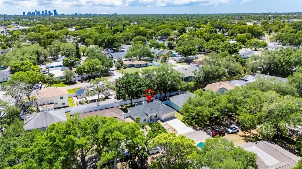 512 Atwood Avenue N St Petersburg FL 33702