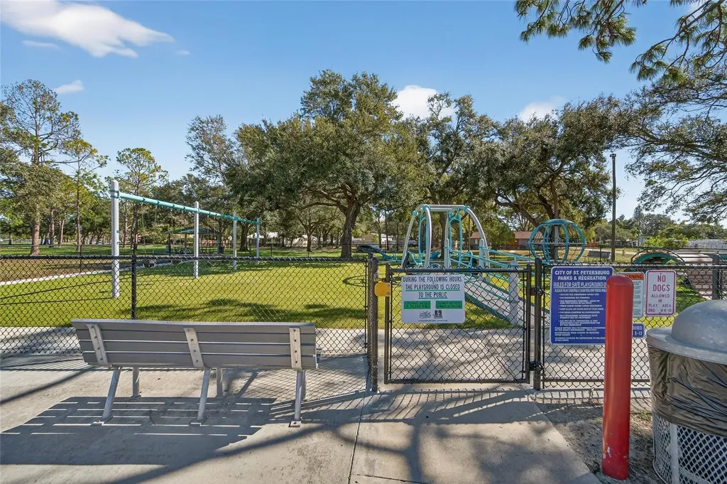 512 Atwood Avenue N St Petersburg FL 33702