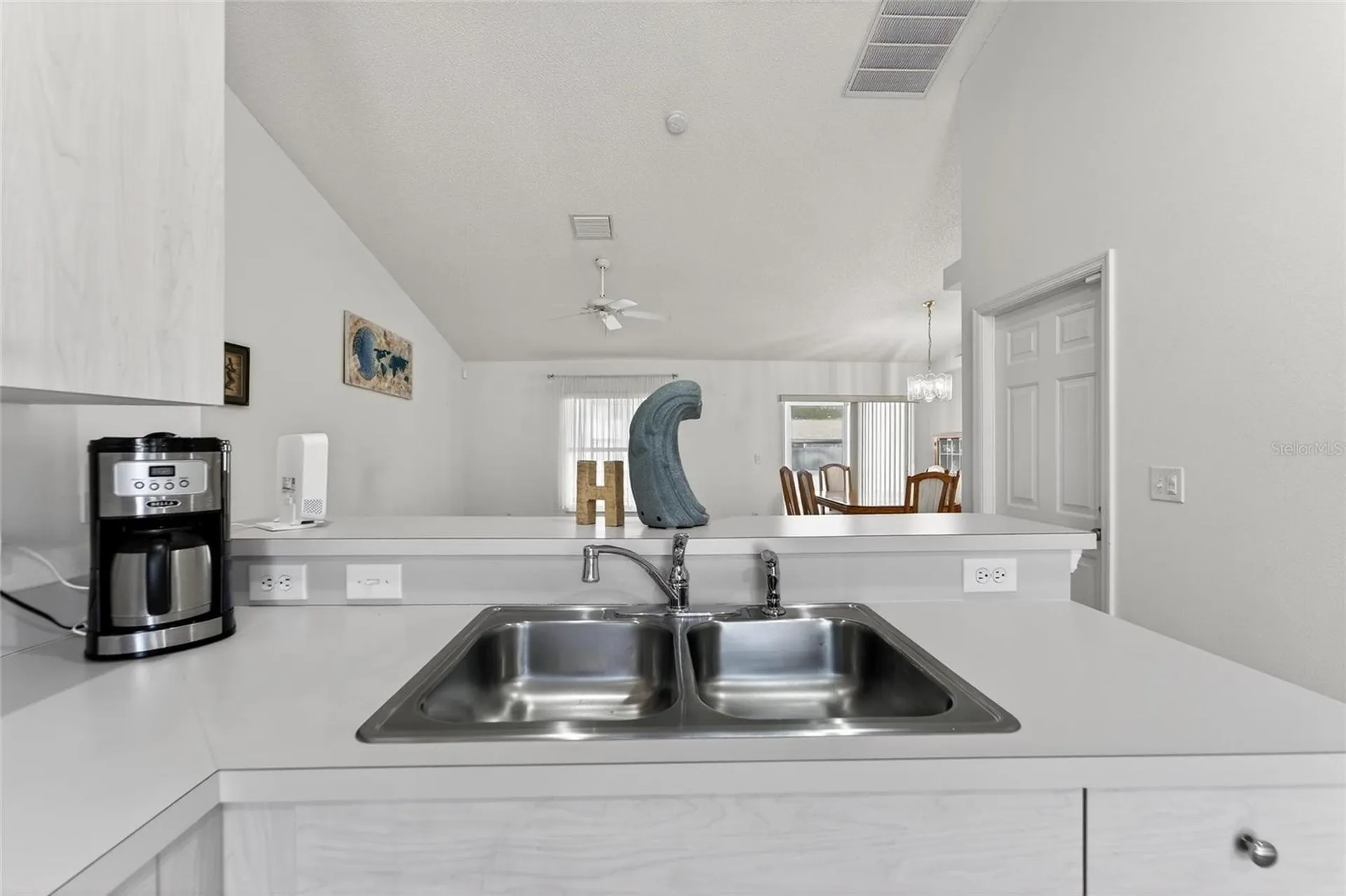 512 Atwood Avenue N St Petersburg FL 33702