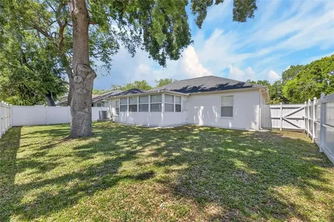 512 Atwood Avenue N St Petersburg FL 33702
