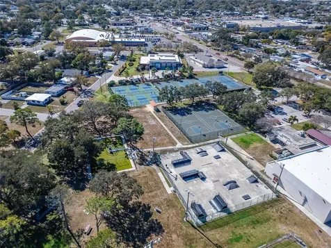 512 Atwood Avenue N St Petersburg FL 33702