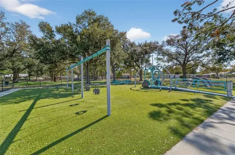 512 Atwood Avenue N St Petersburg FL 33702