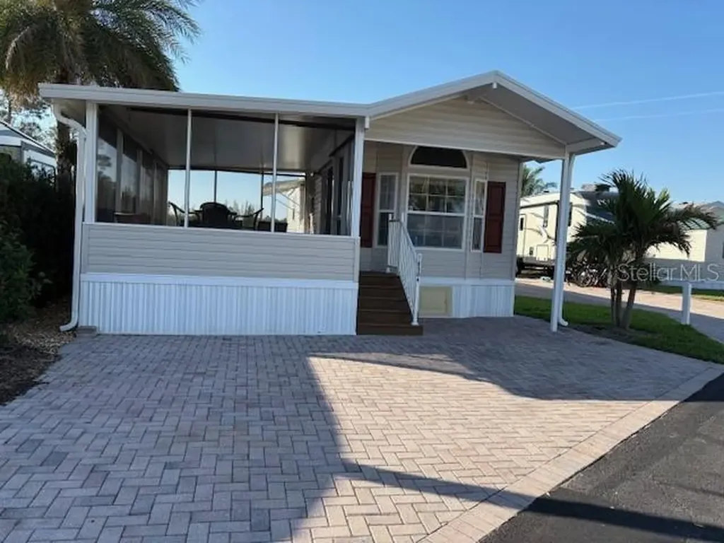 16504 Sunshine Avenue Clermont FL 34714